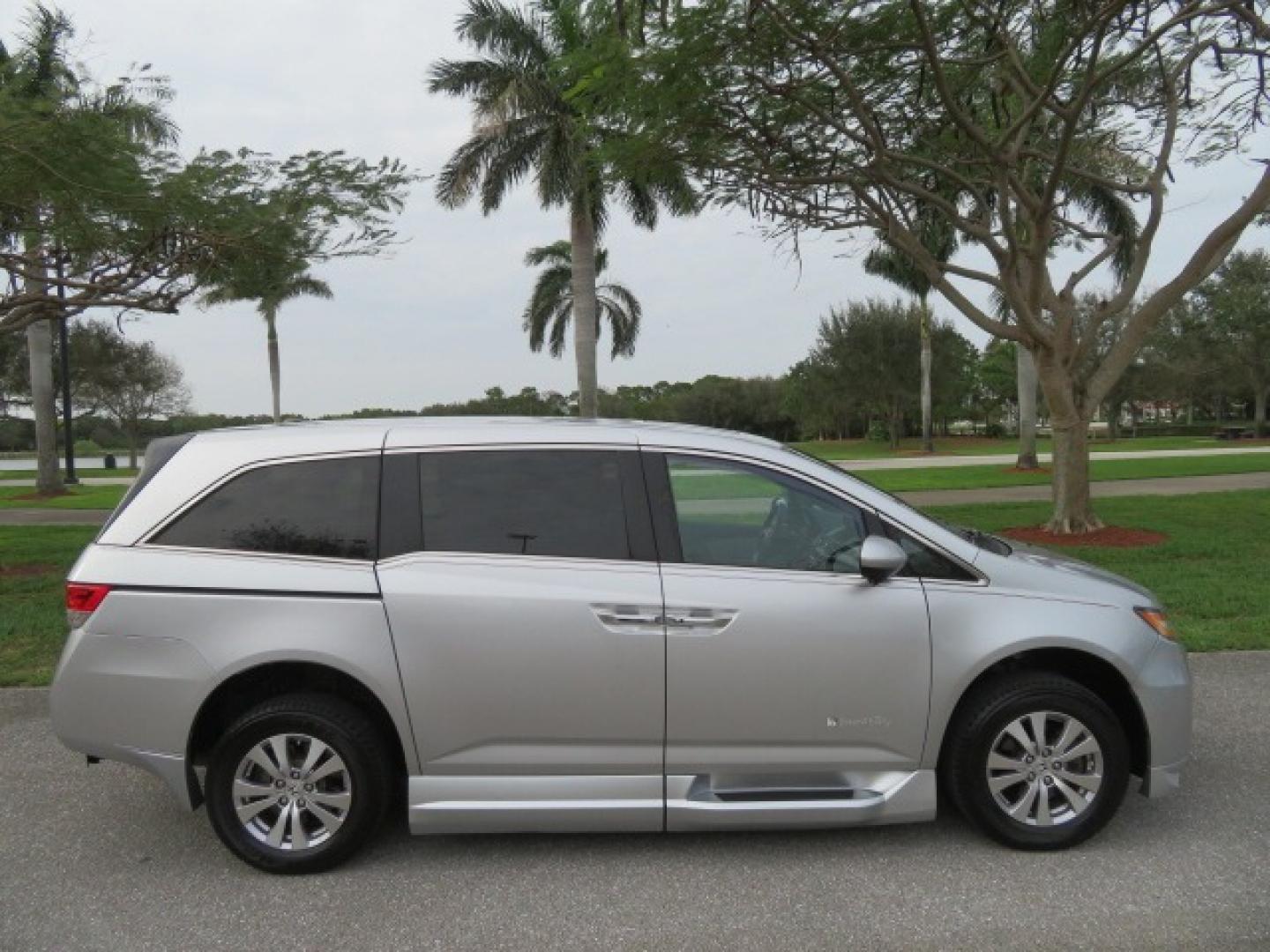 2014 Silver /GRAY Honda Odyssey EX-L (5FNRL5H68EB) with an 3.5L V6 SOHC 24V engine, 6-Speed Automatic transmission, located at 4301 Oak Circle #19, Boca Raton, FL, 33431, (954) 561-2499, 26.388861, -80.084038 - You are looking at Gorgeous Low Mileage 2014 Honda Odyssey EX-L Braunability Freedom Van Handicap Van Wheelchair Van Conversion Van with 25K Original Miles, Power Side Entry Ramp with Kneeling Van Function, Passenger Side Quick Lock System (same as ez lock), Quick Release Front Seats, Tie Down Syste - Photo#19